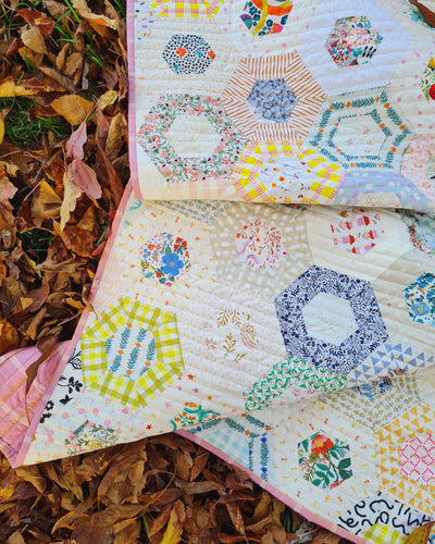 Rosemallow Quilt in Low Volume - An Easy EPP Quilt