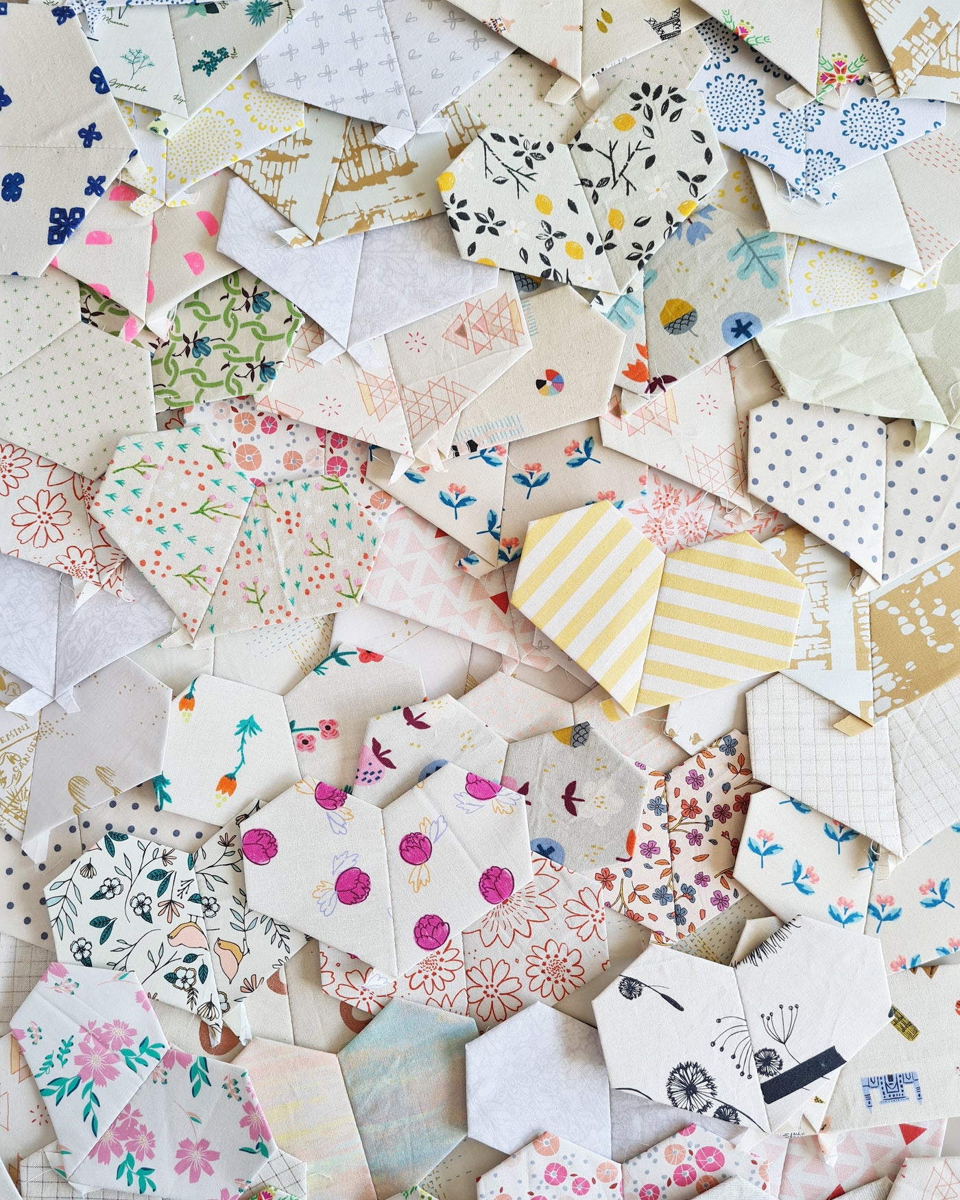 Low Volume Fat Quarter Bundle - 22 prints